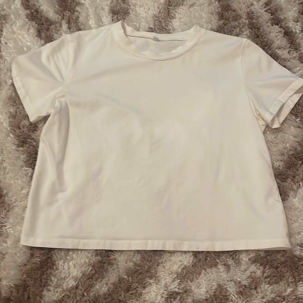 Plain white t shirt